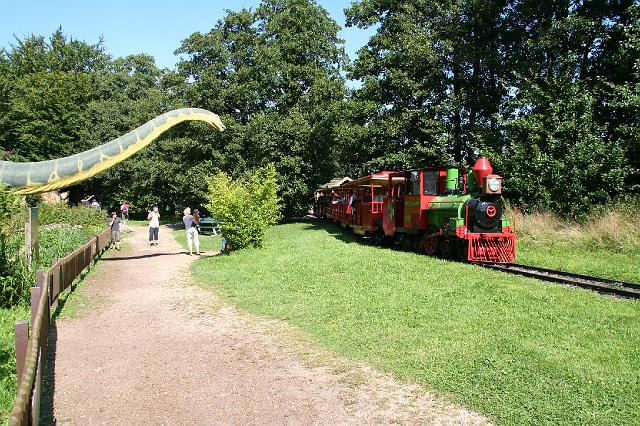 113 Saurier an der Parkbahn.jpg